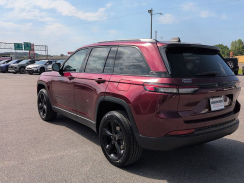 New 2025 Jeep Grand Cherokee Altitude image 5