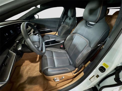 Used 2024 Lucid Air Grand Touring image 9