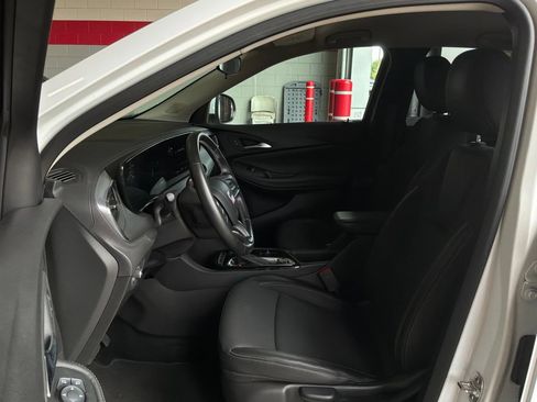 Used 2025 Buick Encore GX Preferred FWD image 9