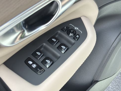 Used 2026 Volvo XC90 B6 Ultra w/ Protection Package Premier AWD/4WD image 15