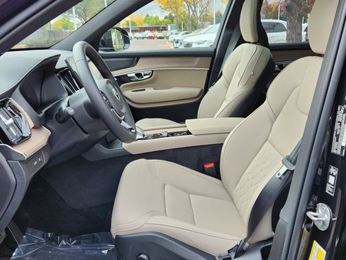 New 2026 Volvo XC90 T8 Plus w/ Protection Package Premier image 7