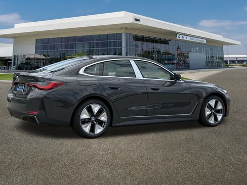 New 2026 BMW i4 eDrive40 w/ Parking Assistance Package RWD image 11