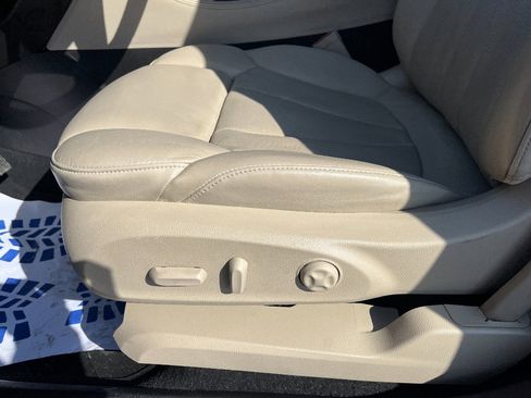 Used 2020 Buick Envision Premium w/ Driver Confidence Package image 39