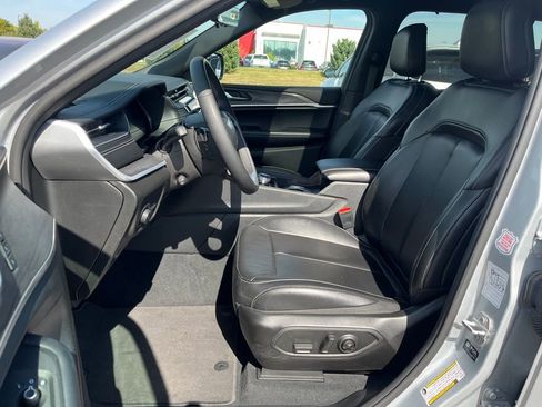 Used 2024 Jeep Grand Cherokee L Limited w/ Luxury Tech Group II image 13