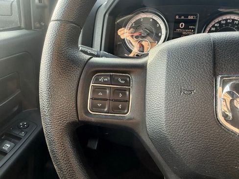 Used 2017 RAM 1500 Express AWD/4WD image 16