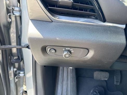 Certified 2023 Chevrolet Traverse LT FWD image 18