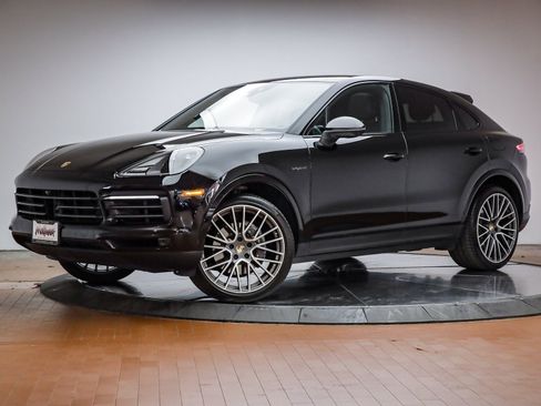 Used 2023 Porsche Cayenne Platinum Edition image 1