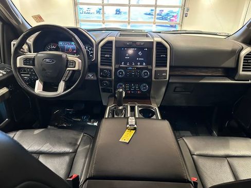 Used 2019 Ford F150 Lariat image 9