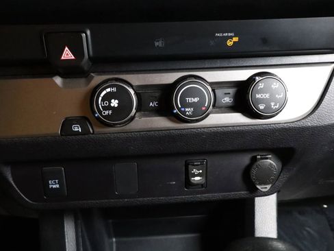 Used 2019 Toyota Tacoma SR image 19