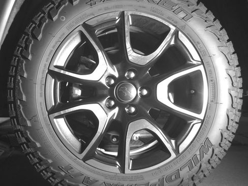 Used 2025 Jeep Compass Trailhawk image 14