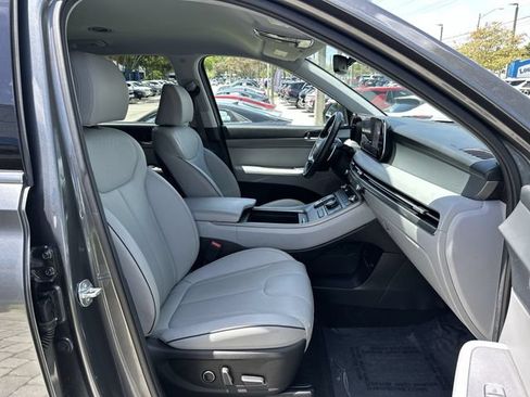 Used 2025 Hyundai Palisade SEL FWD image 29