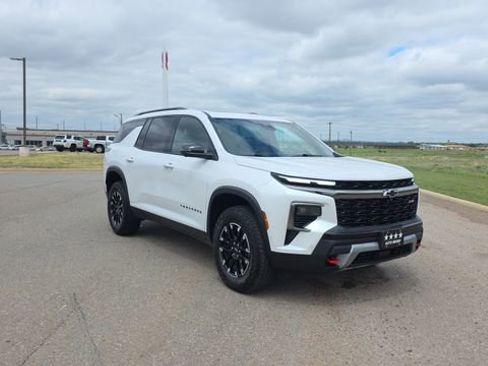 Used 2024 Chevrolet Traverse Z71 w/ Enhanced Driving Package image 4