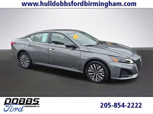 Used 2025 Nissan Altima 2.5 SV image 1