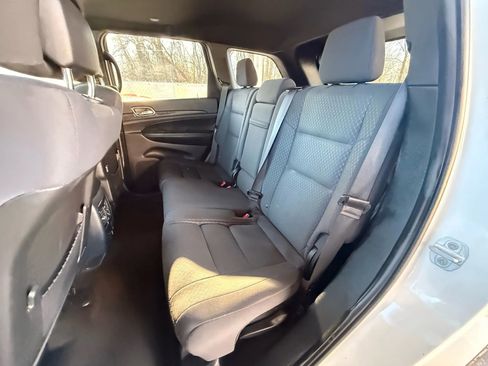 Used 2018 Jeep Grand Cherokee Laredo image 19