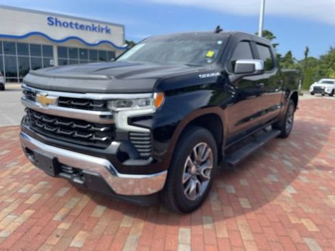Used 2022 Chevrolet Silverado 1500 LT AWD/4WD image 1