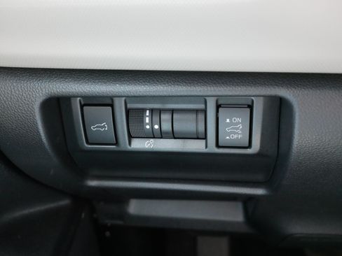Used 2025 Subaru Forester Premium AWD/4WD image 26