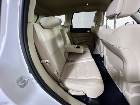 Used 2022 Jeep Grand Cherokee Laredo E w/ Security & Convenience Group image 25