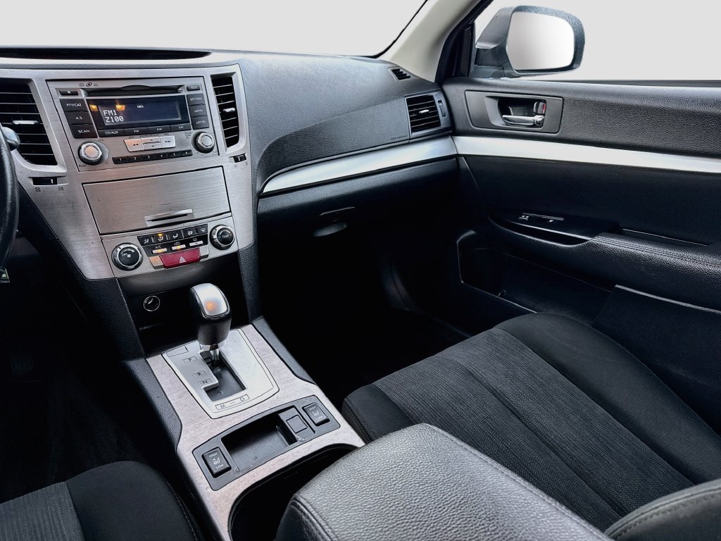 Used 2013 Subaru Legacy 2.5i Premium w/ All-Weather Pkg AWD/4WD image 19