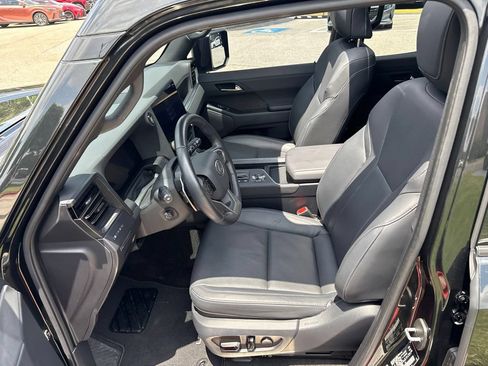 Used 2024 Lexus GX 550 w/ Accessory Package (Z1) AWD/4WD image 18