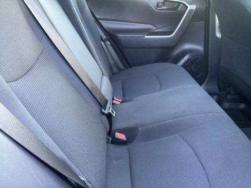 Used 2019 Toyota RAV4 LE image 4