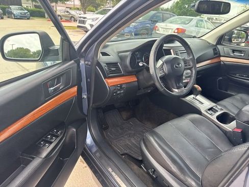 Used 2014 Subaru Outback 2.5i Limited w/ Moonroof Package AWD/4WD image 9