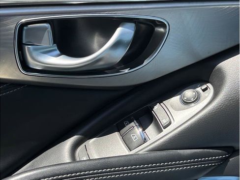 Used 2019 INFINITI Q60 3.0t Luxe RWD image 17
