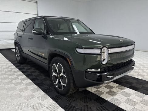 Used 2023 Rivian R1S Adventure image 7