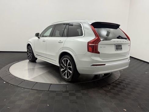 Used 2023 Volvo XC90 B6 Plus image 5