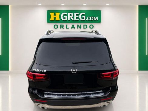 Used 2023 Mercedes-Benz GLB 250 w/ Premium Package image 8