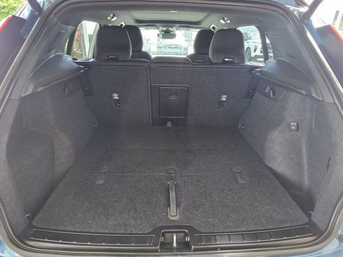 Used 2023 Volvo XC40 Recharge Plus image 11