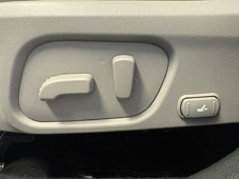 Used 2015 Subaru Forester 2.5i Touring w/ Eyesight & Navigation System AWD/4WD image 31