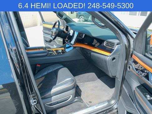 Used 2022 Jeep Grand Wagoneer Series III w/ Rear Seat Video Group 1 AWD/4WD image 12