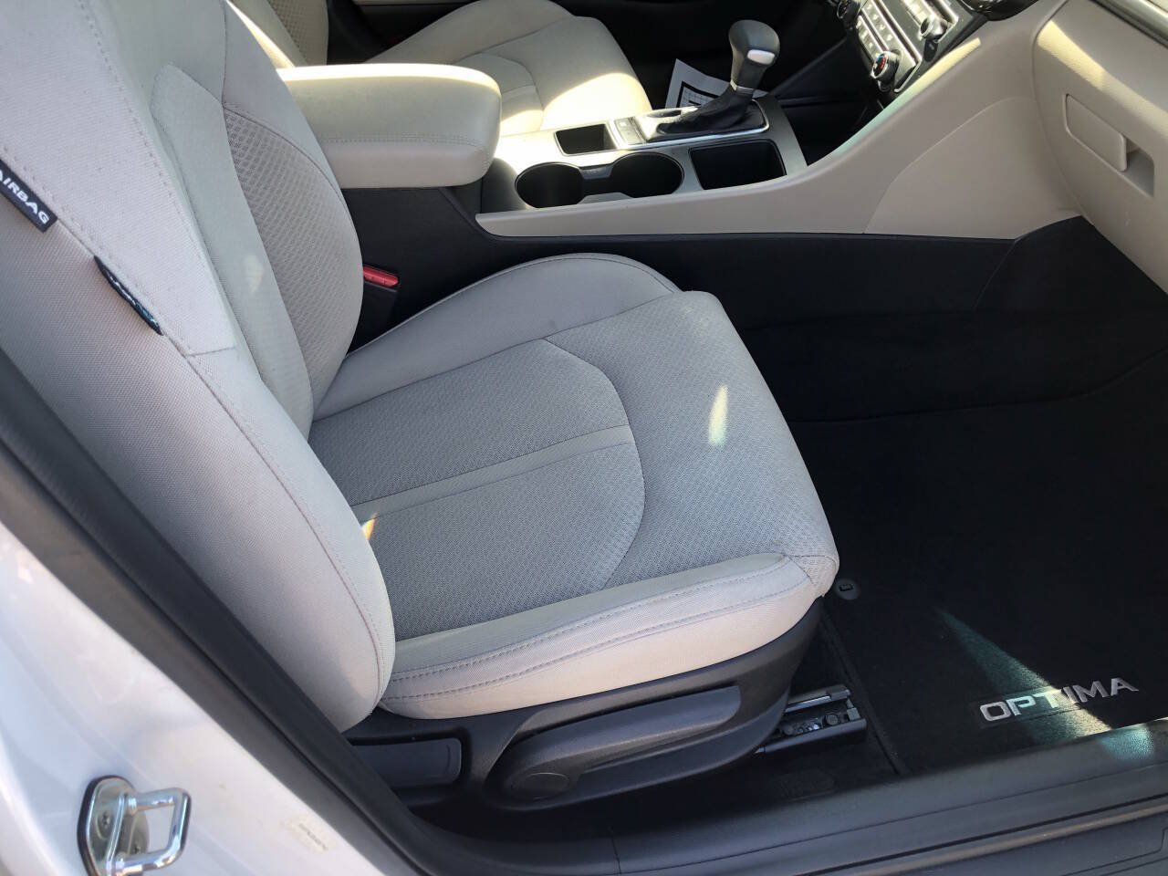 Used 2018 Kia Optima LX w/ 17" Alloy Wheels Package FWD image 7