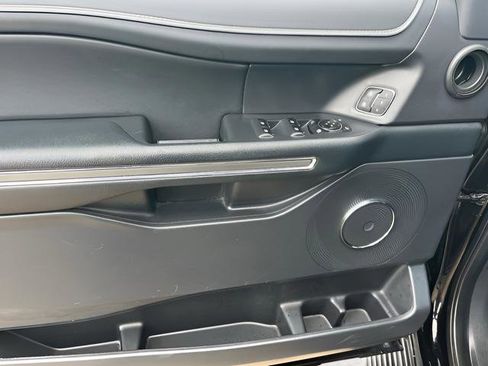 Used 2024 Ford Expedition Max XLT image 15