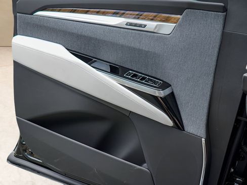 New 2026 Cadillac Escalade Platinum Sport w/ LPO, ONYX Package image 16