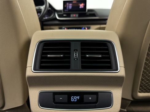 Used 2019 Audi Q5 2.0T Premium Plus w/ Premium Plus Package AWD/4WD image 33