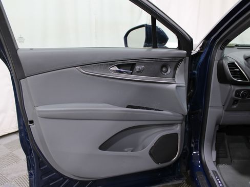 Used 2019 Lincoln Nautilus Reserve w/ Driver Assistance Package image 6