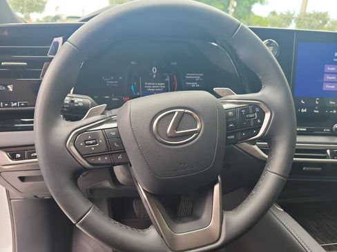 Certified 2025 Lexus RX 350 FWD w/ Technology Package image 27