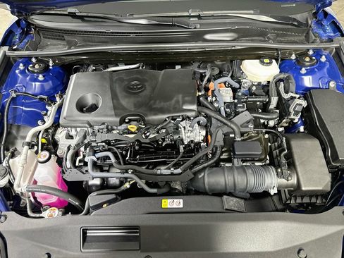 Used 2025 Toyota Camry XLE FWD image 9