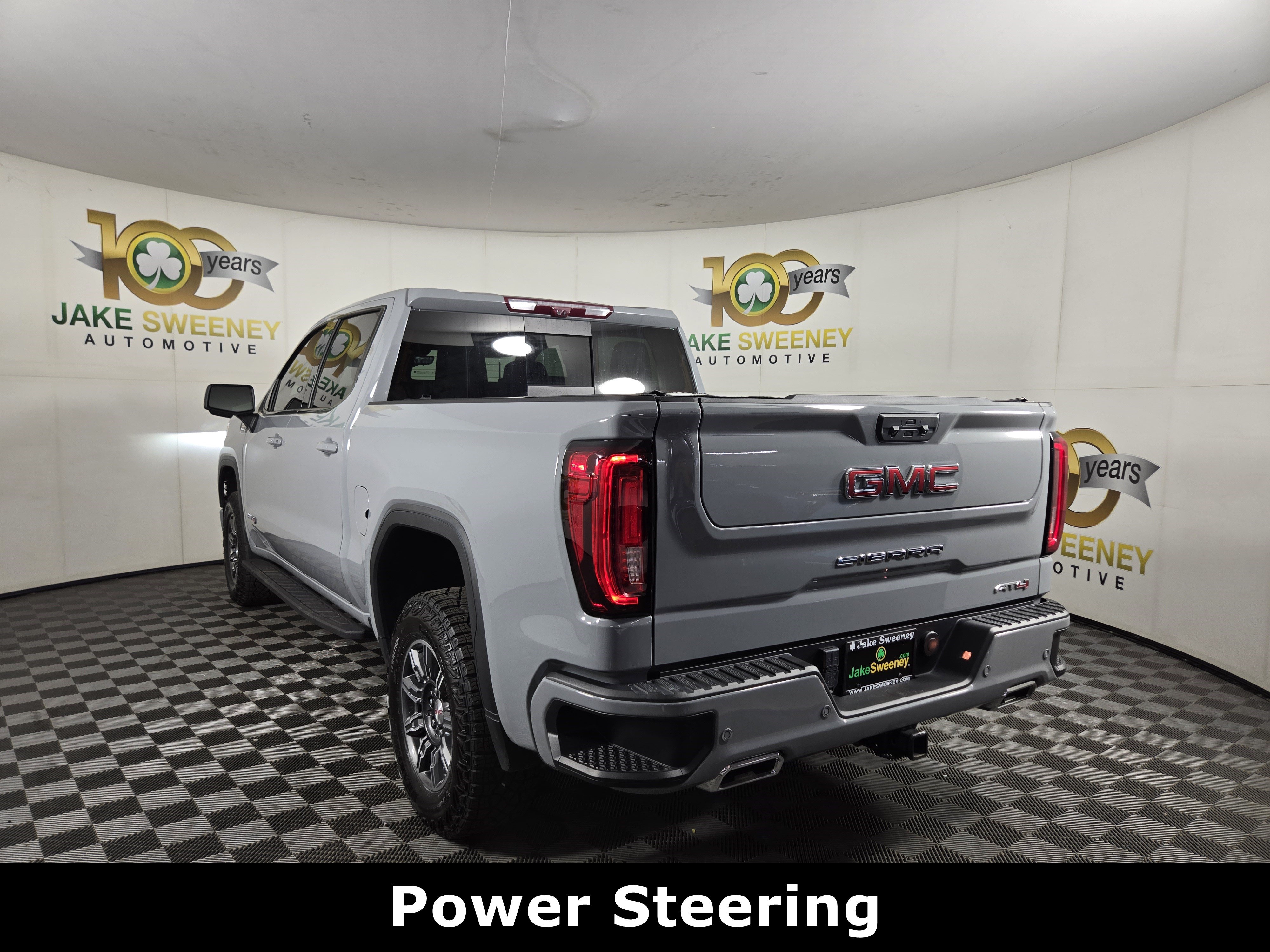 Used 2024 GMC Sierra 1500 AT4 w/ Technology Package AWD/4WD image 6