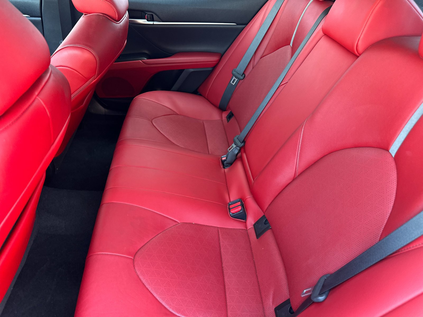Used 2021 Toyota Camry XSE FWD image 12