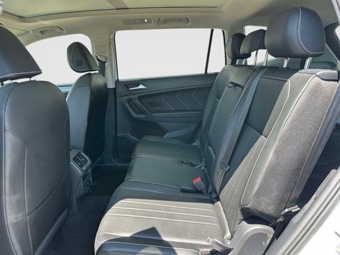 Certified 2022 Volkswagen Tiguan SE FWD image 13