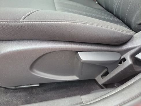 Used 2015 Ford Focus SE w/ Reverse Sensing Package FWD image 20