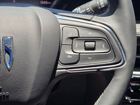 Used 2025 Buick Encore GX Avenir w/ Avenir Technology Package FWD image 15