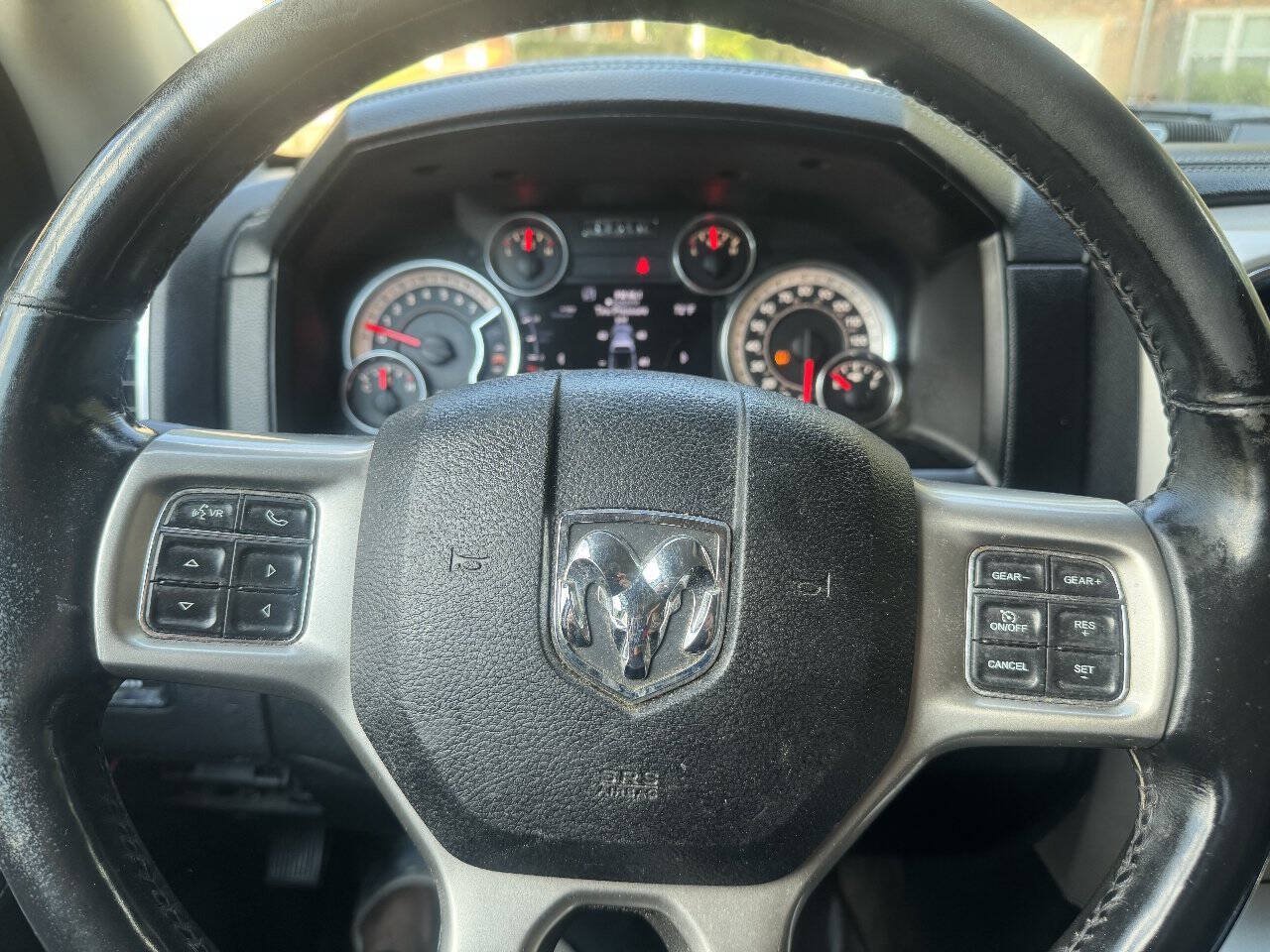 Used 2017 RAM 1500 Laramie w/ Convenience Group AWD/4WD image 40