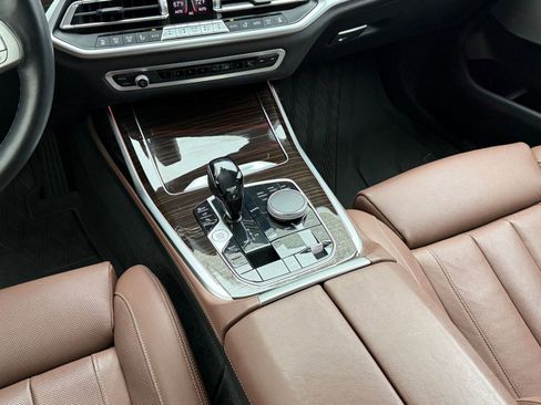 Used 2021 BMW X7 xDrive40i w/ Premium Package image 16