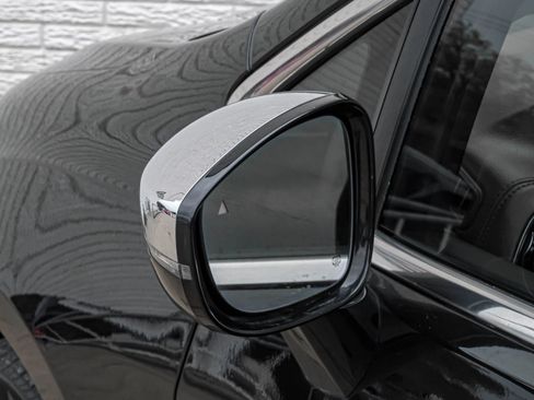 Used 2018 Chrysler Pacifica Limited image 55