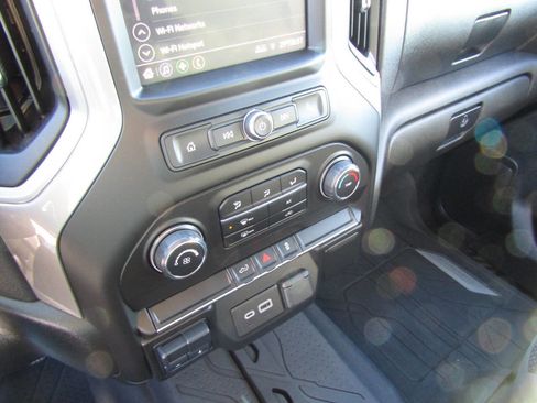 Used 2021 Chevrolet Silverado 2500 Custom w/ Custom Value Package image 16