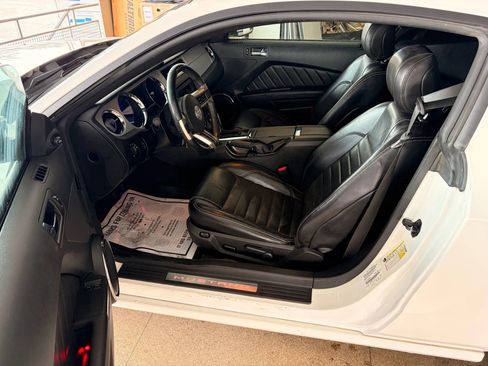 Used 2013 Ford Mustang GT Premium w/ Comfort Pkg image 11