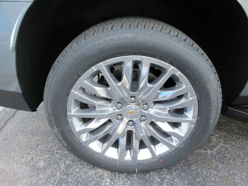 New 2026 Chevrolet Suburban LT w/ Comfort Package image 10